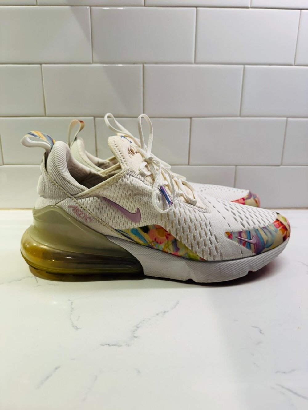 Nike Air Max 270 Floral Lace Up Sneakers Womens 10 White with Floral Accents AT6